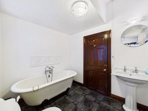 Photo 33- click for photo gallery